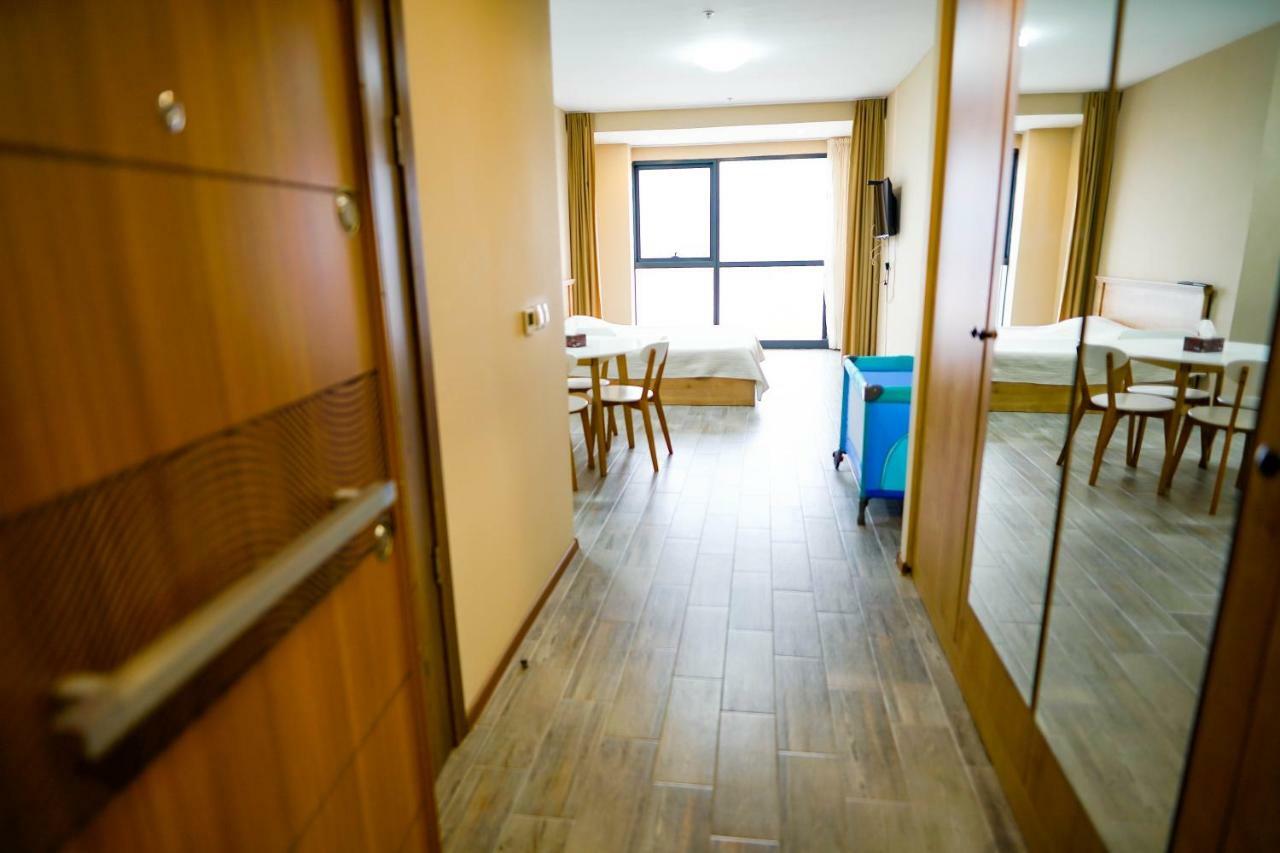 Balmaral Apart Hotel Batumi Ngoại thất bức ảnh