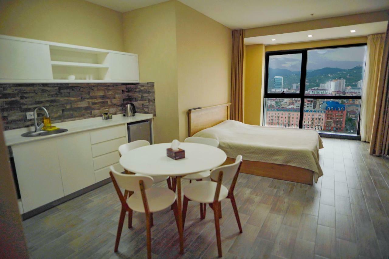 Balmaral Apart Hotel Batumi Ngoại thất bức ảnh
